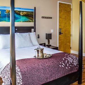 Standard Queen Room # 12